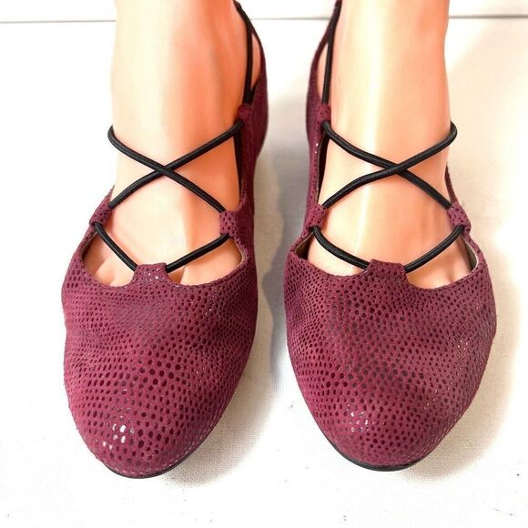 Earthies by Earth Essen Womens Sz 6.5B Burgundy Suede Elastic Ballet Flats Shoes - Picture 2 of 12